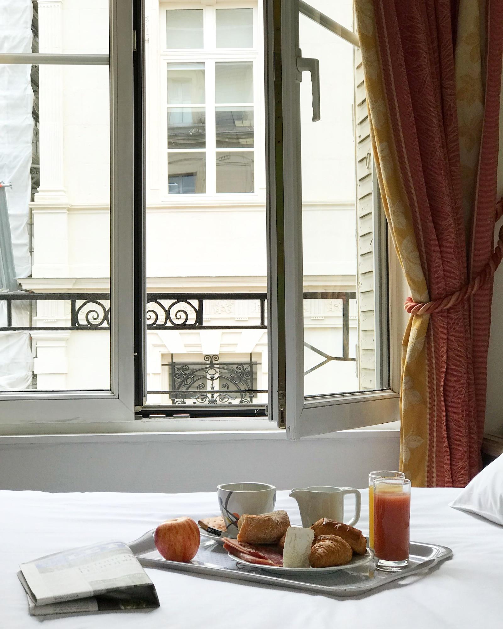 Brit Hotel Aux Sacres Reims, Centre Historique Екстер'єр фото