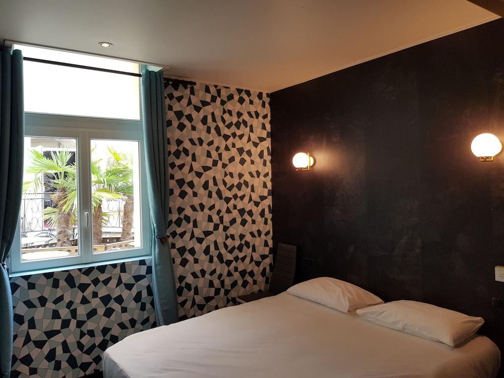 Brit Hotel Aux Sacres Reims, Centre Historique Екстер'єр фото