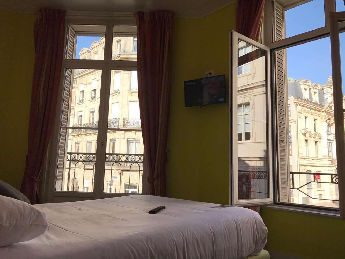Brit Hotel Aux Sacres Reims, Centre Historique Екстер'єр фото