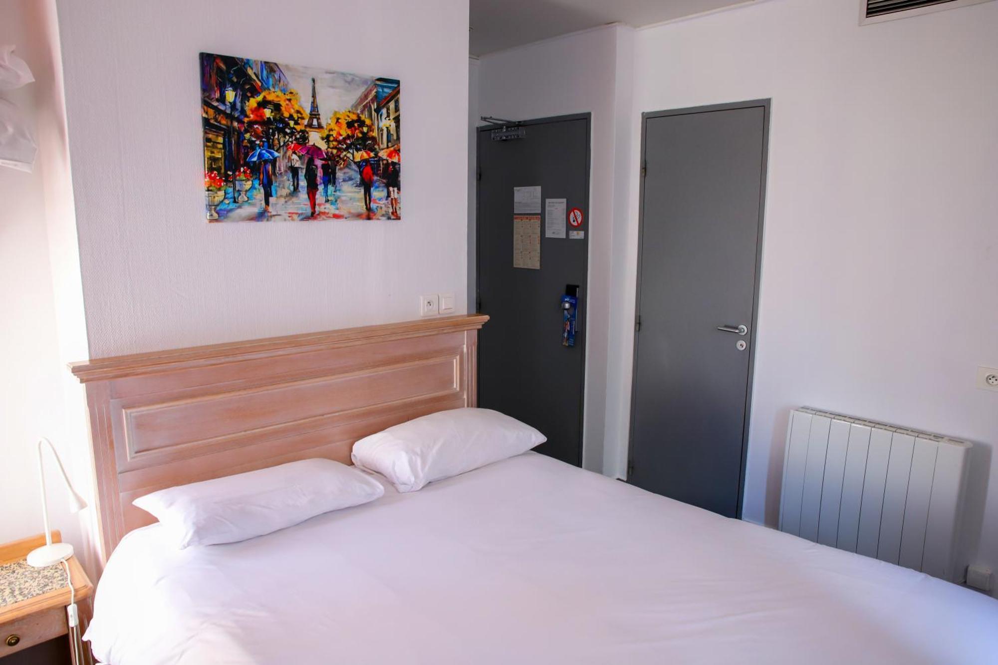 Brit Hotel Aux Sacres Reims, Centre Historique Екстер'єр фото