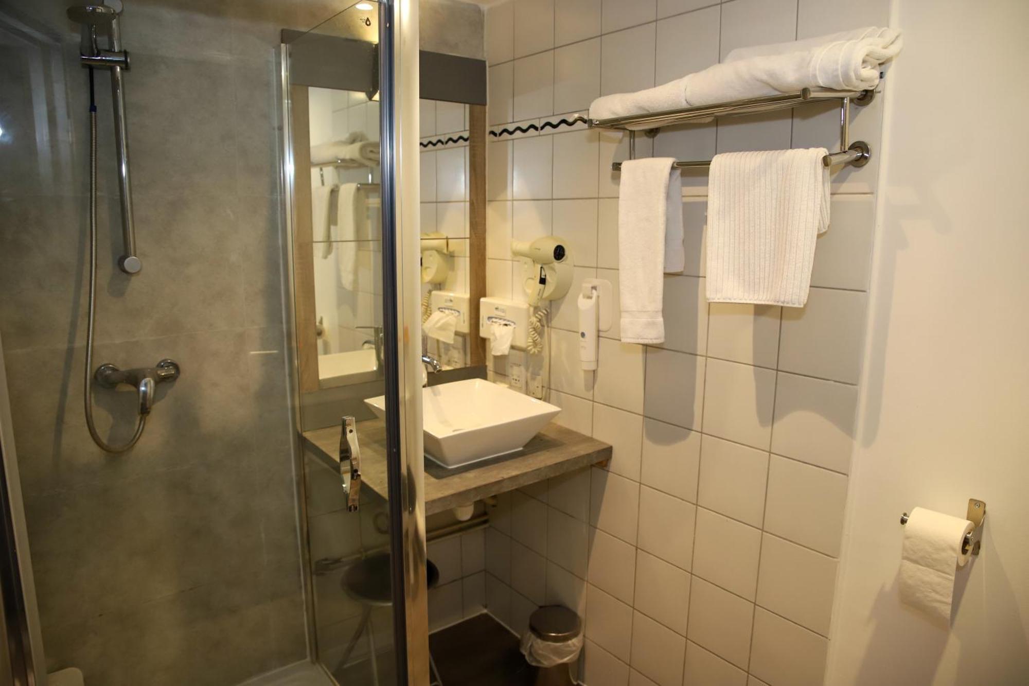Brit Hotel Aux Sacres Reims, Centre Historique Екстер'єр фото