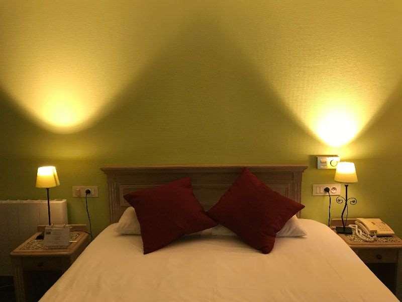 Brit Hotel Aux Sacres Reims, Centre Historique Номер фото