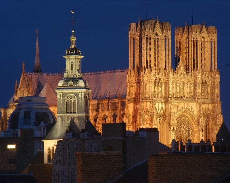 Brit Hotel Aux Sacres Reims, Centre Historique Екстер'єр фото